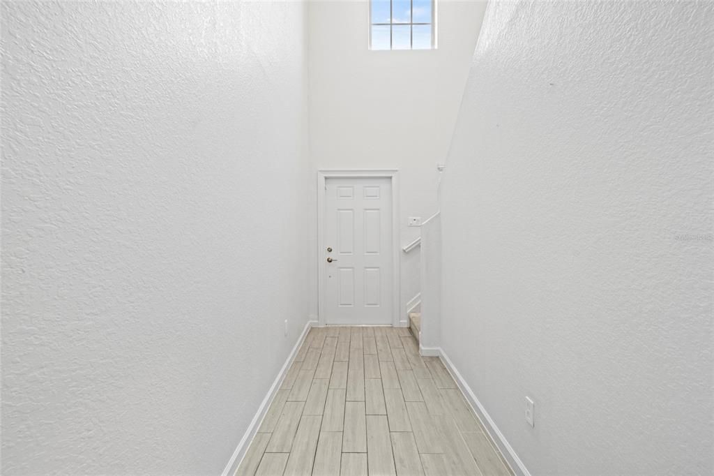 For Sale: $379,500 (5 beds, 2 baths, 2370 Square Feet)