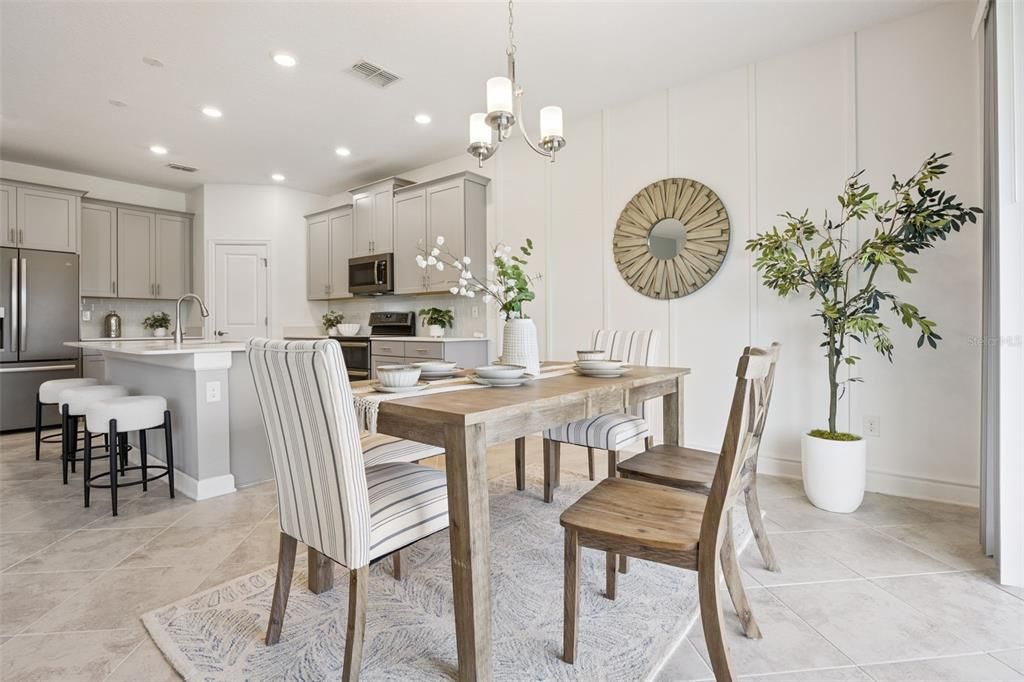 На продажу: $675,000 (5 спален, 3 ванн, 3295 Квадратных фут)