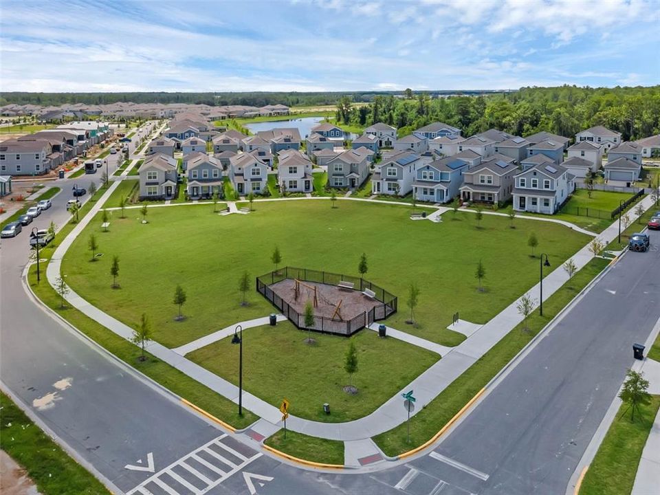 На продажу: $675,000 (5 спален, 3 ванн, 3295 Квадратных фут)