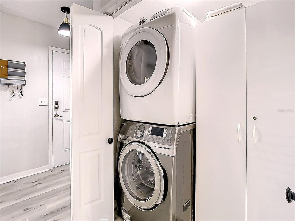 For Rent: $3,100 (2 beds, 2 baths, 1088 Square Feet)