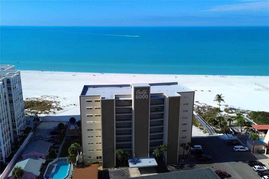 Active With Contract: $850,000 (2 beds, 2 baths, 1420 Square Feet)