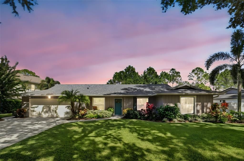 最近售出: $695,000 (4 贝兹, 2 浴室, 1829 平方英尺)