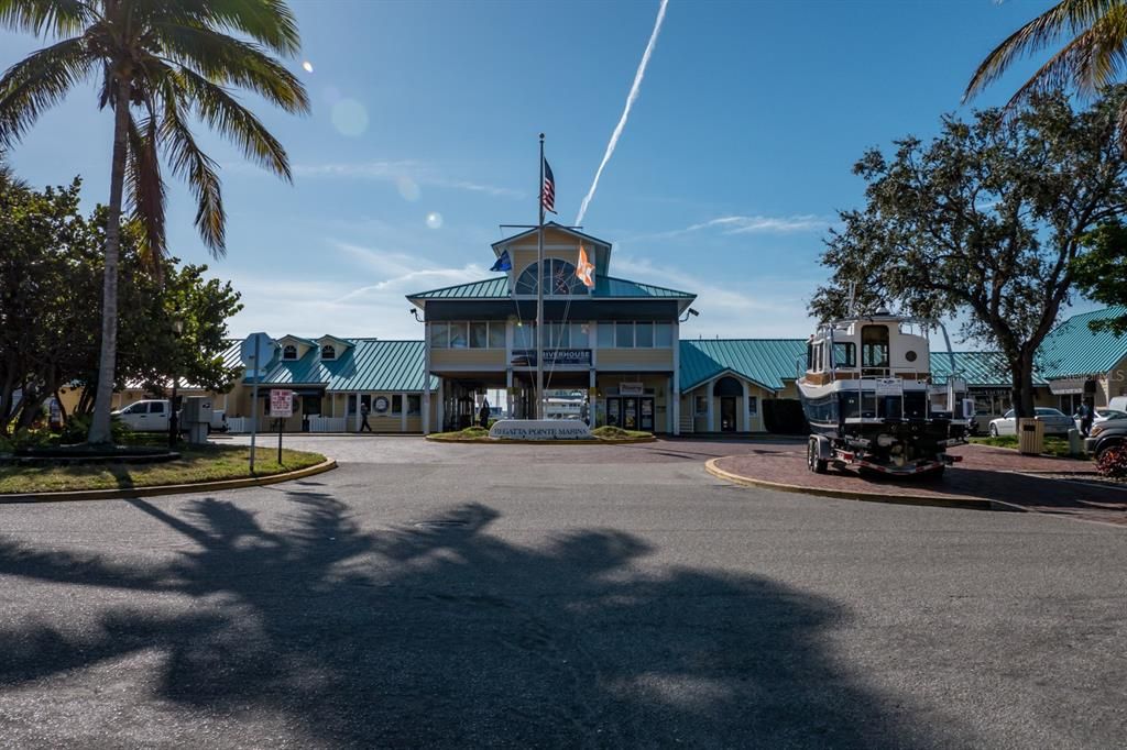 Под контрактом: $300,000 (3 спален, 2 ванн, 1384 Квадратных фут)