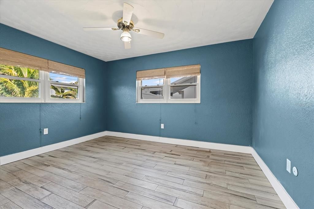 Под контрактом: $300,000 (3 спален, 2 ванн, 1384 Квадратных фут)