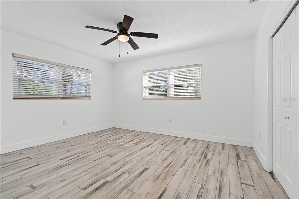 Под контрактом: $300,000 (3 спален, 2 ванн, 1384 Квадратных фут)