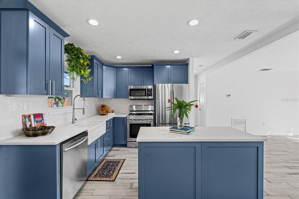 Под контрактом: $300,000 (3 спален, 2 ванн, 1384 Квадратных фут)