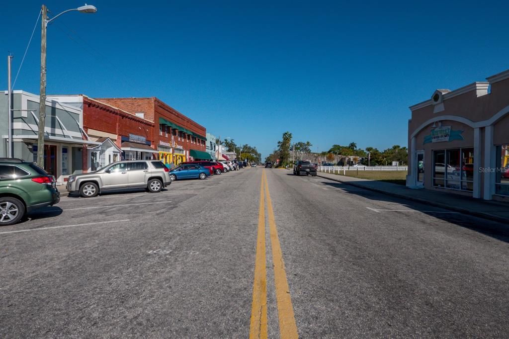 Под контрактом: $300,000 (3 спален, 2 ванн, 1384 Квадратных фут)