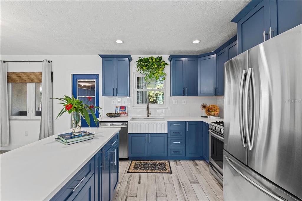 Под контрактом: $300,000 (3 спален, 2 ванн, 1384 Квадратных фут)