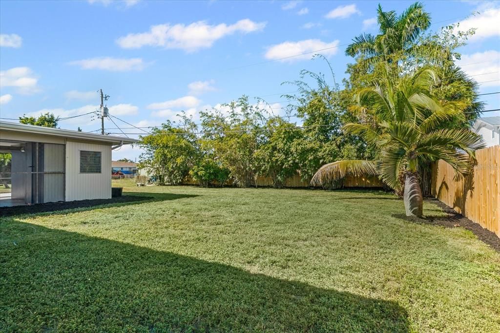 Под контрактом: $300,000 (3 спален, 2 ванн, 1384 Квадратных фут)