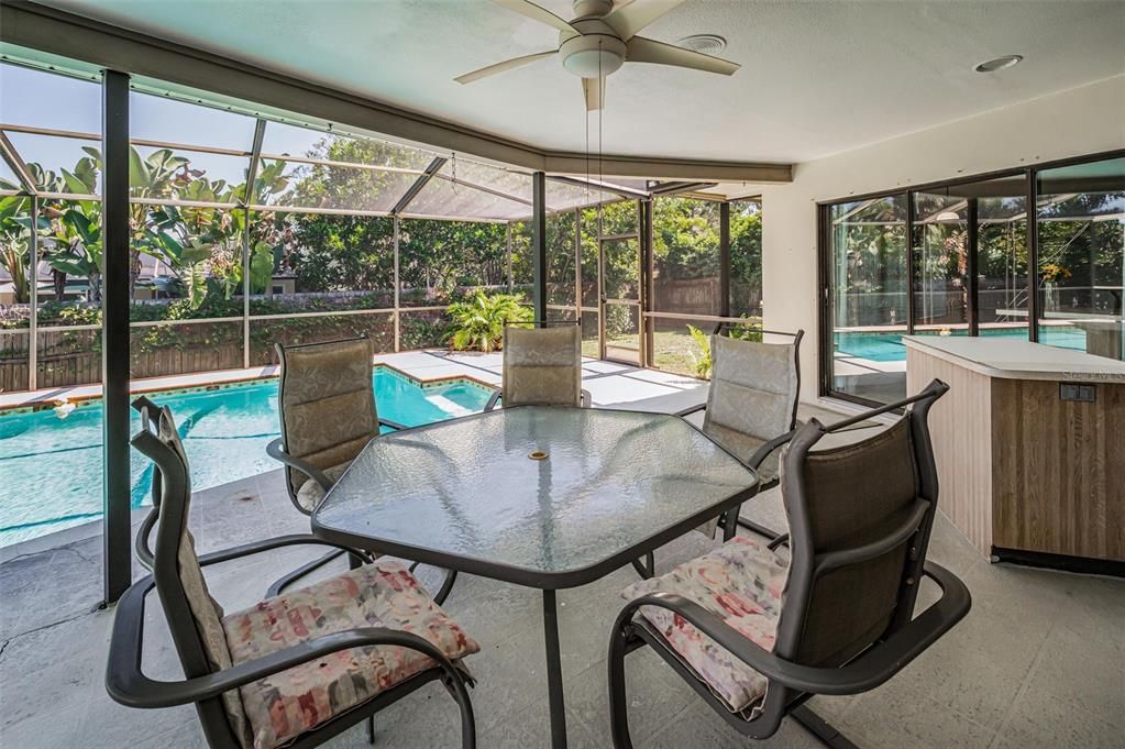 Activo con contrato: $525,000 (2 camas, 2 baños, 1683 Pies cuadrados)