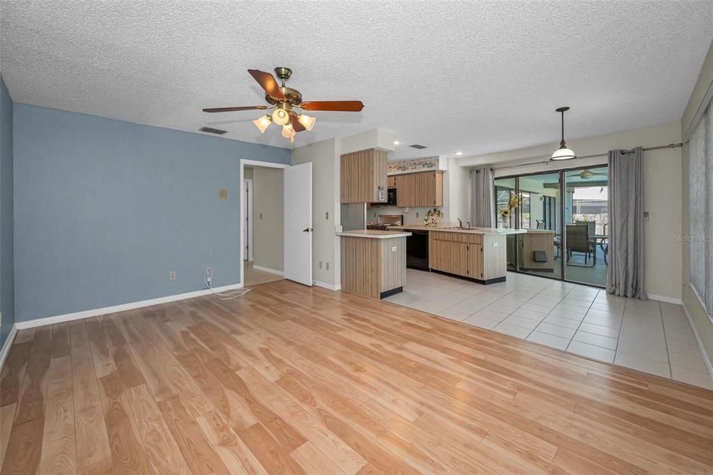 Activo con contrato: $525,000 (2 camas, 2 baños, 1683 Pies cuadrados)