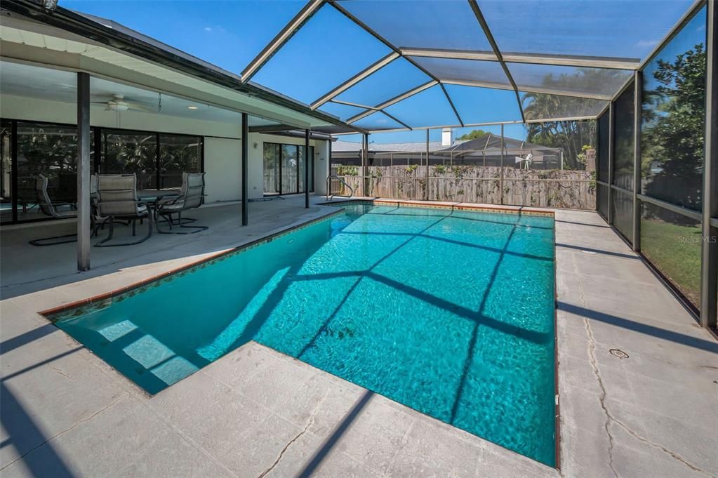 Activo con contrato: $525,000 (2 camas, 2 baños, 1683 Pies cuadrados)