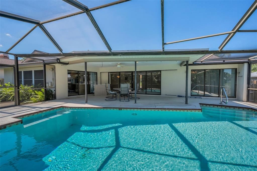 Activo con contrato: $525,000 (2 camas, 2 baños, 1683 Pies cuadrados)