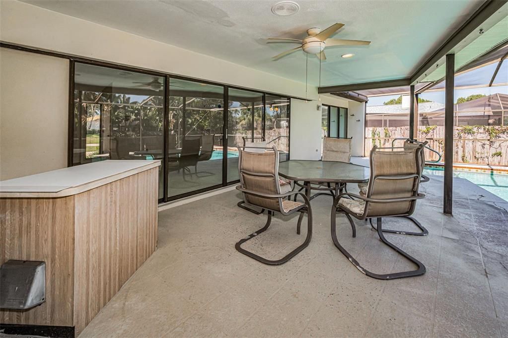 Activo con contrato: $525,000 (2 camas, 2 baños, 1683 Pies cuadrados)