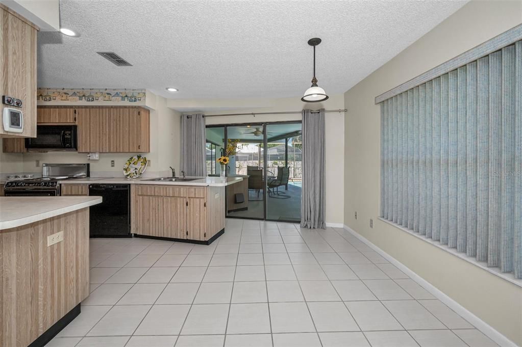 Activo con contrato: $525,000 (2 camas, 2 baños, 1683 Pies cuadrados)