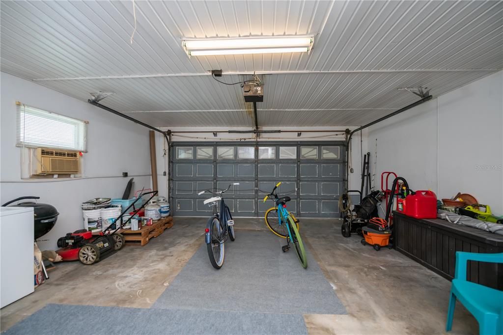 合同活跃: $349,900 (3 贝兹, 2 浴室, 2010 平方英尺)