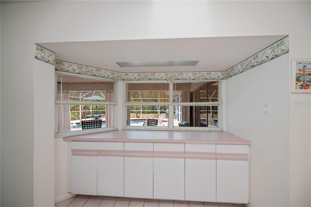 合同活跃: $349,900 (3 贝兹, 2 浴室, 2010 平方英尺)