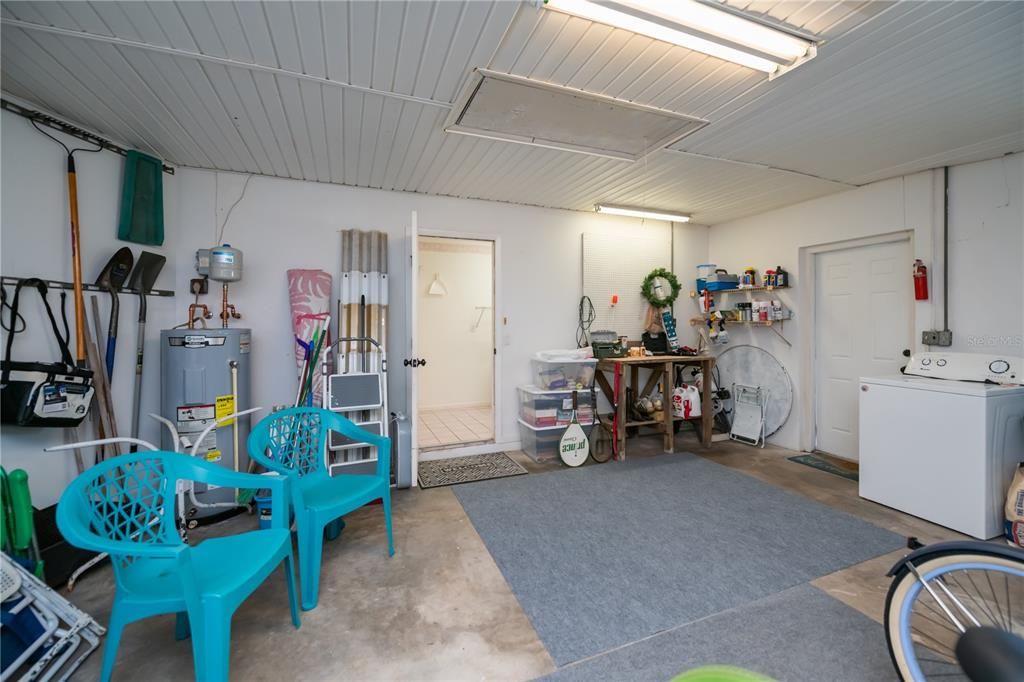 合同活跃: $349,900 (3 贝兹, 2 浴室, 2010 平方英尺)