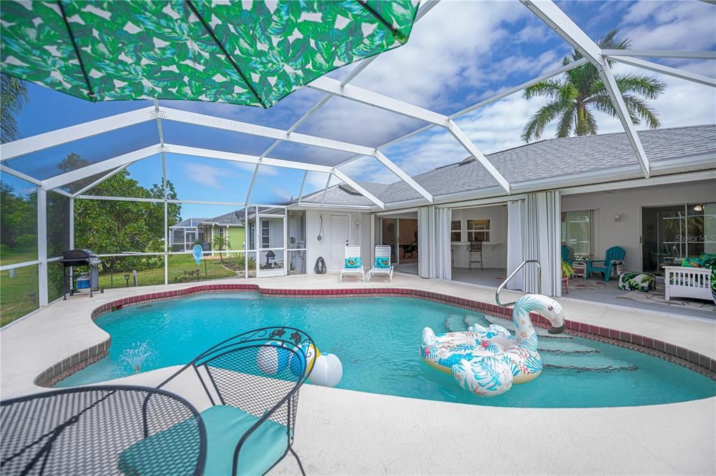 合同活跃: $349,900 (3 贝兹, 2 浴室, 2010 平方英尺)