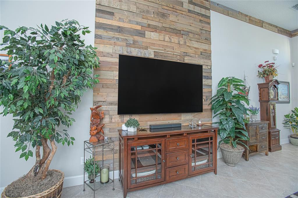 For Sale: $449,900 (2 beds, 2 baths, 1644 Square Feet)