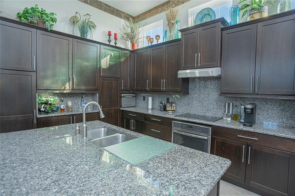 For Sale: $449,900 (2 beds, 2 baths, 1644 Square Feet)