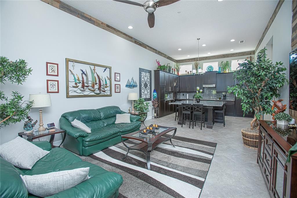 For Sale: $449,900 (2 beds, 2 baths, 1644 Square Feet)