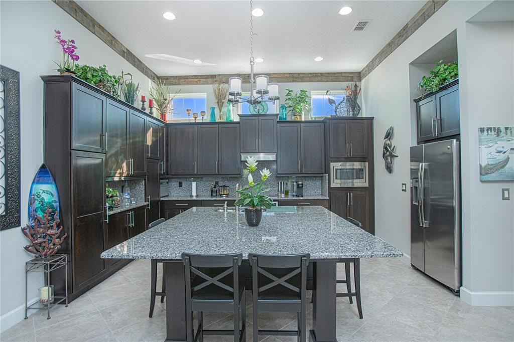 For Sale: $449,900 (2 beds, 2 baths, 1644 Square Feet)