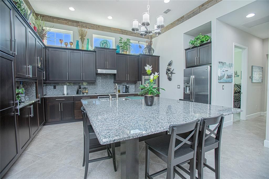 For Sale: $449,900 (2 beds, 2 baths, 1644 Square Feet)