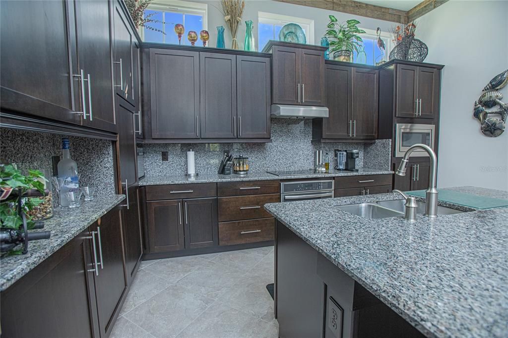 For Sale: $449,900 (2 beds, 2 baths, 1644 Square Feet)