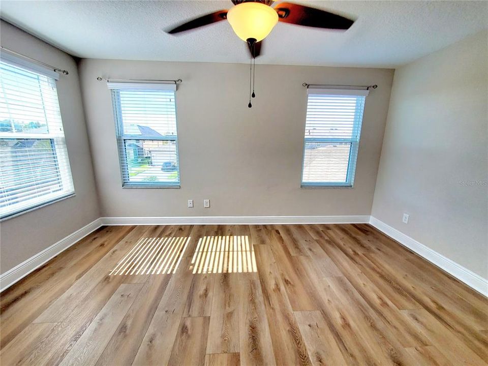 For Sale: $429,900 (3 beds, 2 baths, 1862 Square Feet)