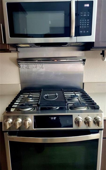 For Sale: $429,900 (3 beds, 2 baths, 1862 Square Feet)