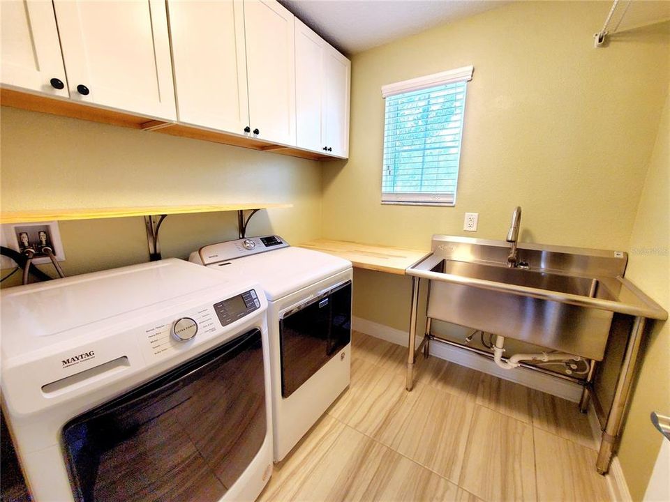 For Sale: $429,900 (3 beds, 2 baths, 1862 Square Feet)