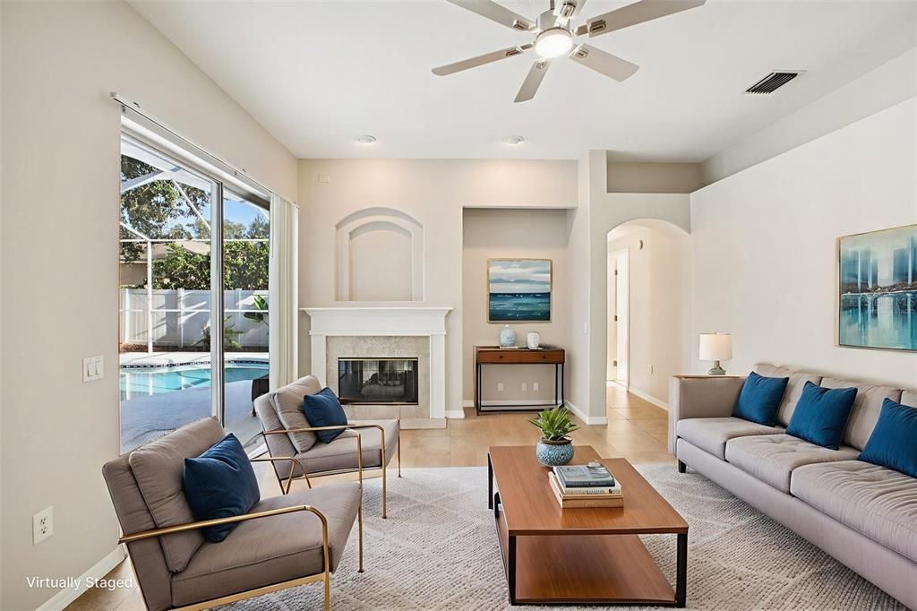 合同活跃: $525,000 (4 贝兹, 3 浴室, 2418 平方英尺)