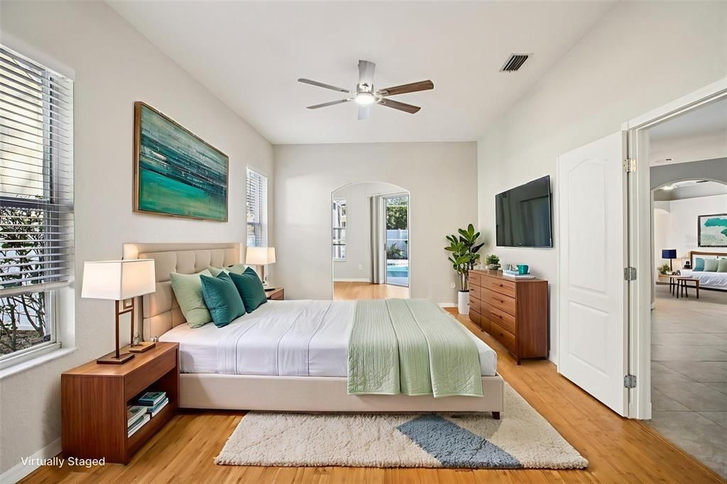 合同活跃: $525,000 (4 贝兹, 3 浴室, 2418 平方英尺)