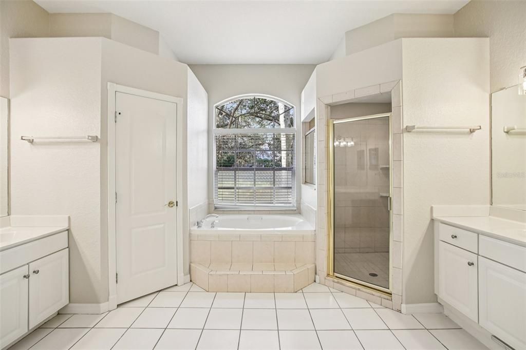 合同活跃: $525,000 (4 贝兹, 3 浴室, 2418 平方英尺)