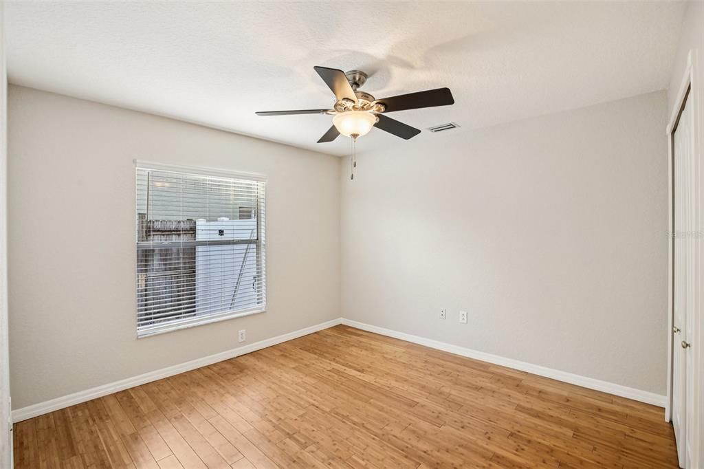 合同活跃: $525,000 (4 贝兹, 3 浴室, 2418 平方英尺)