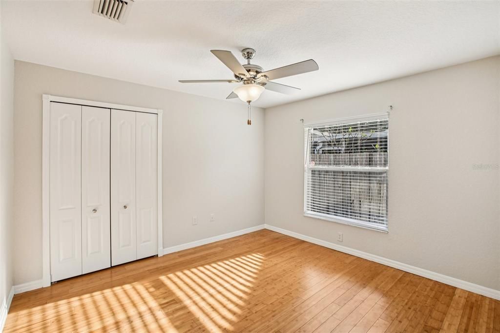 合同活跃: $525,000 (4 贝兹, 3 浴室, 2418 平方英尺)