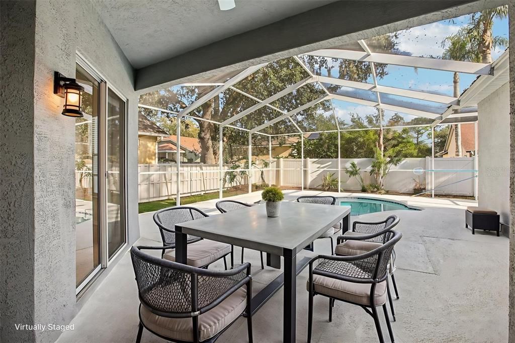 合同活跃: $525,000 (4 贝兹, 3 浴室, 2418 平方英尺)