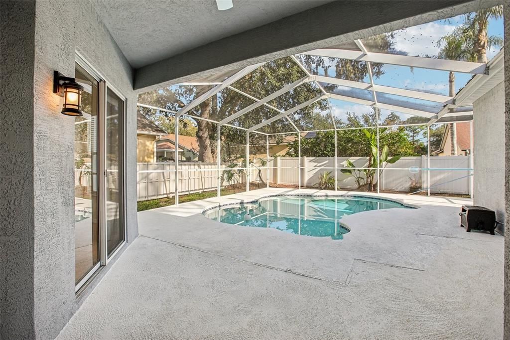 合同活跃: $525,000 (4 贝兹, 3 浴室, 2418 平方英尺)