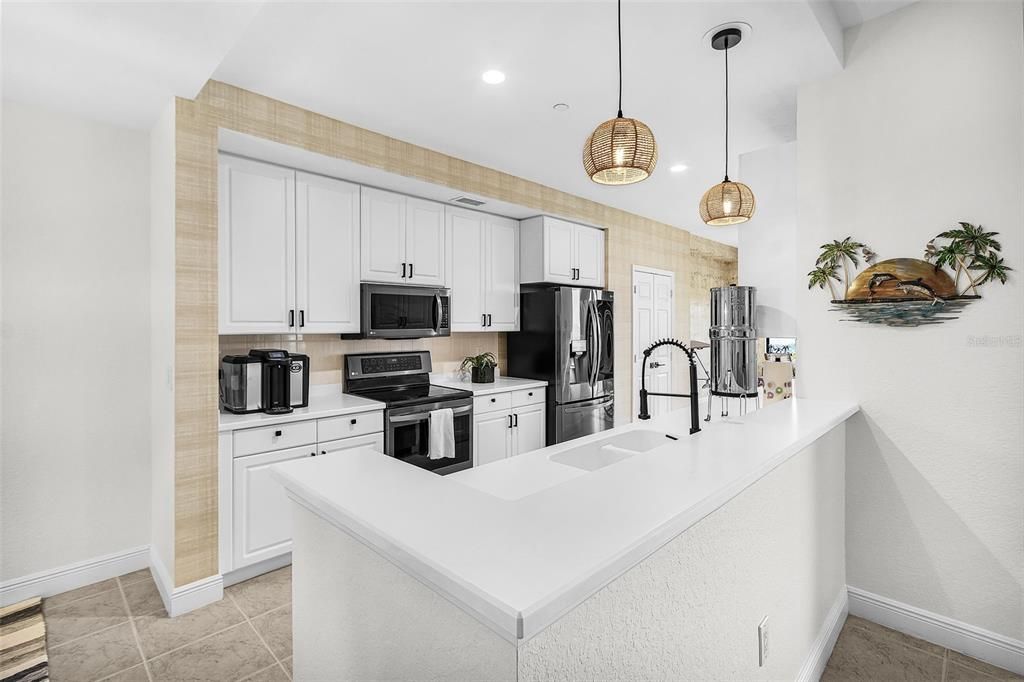 На продажу: $399,000 (2 спален, 2 ванн, 1788 Квадратных фут)