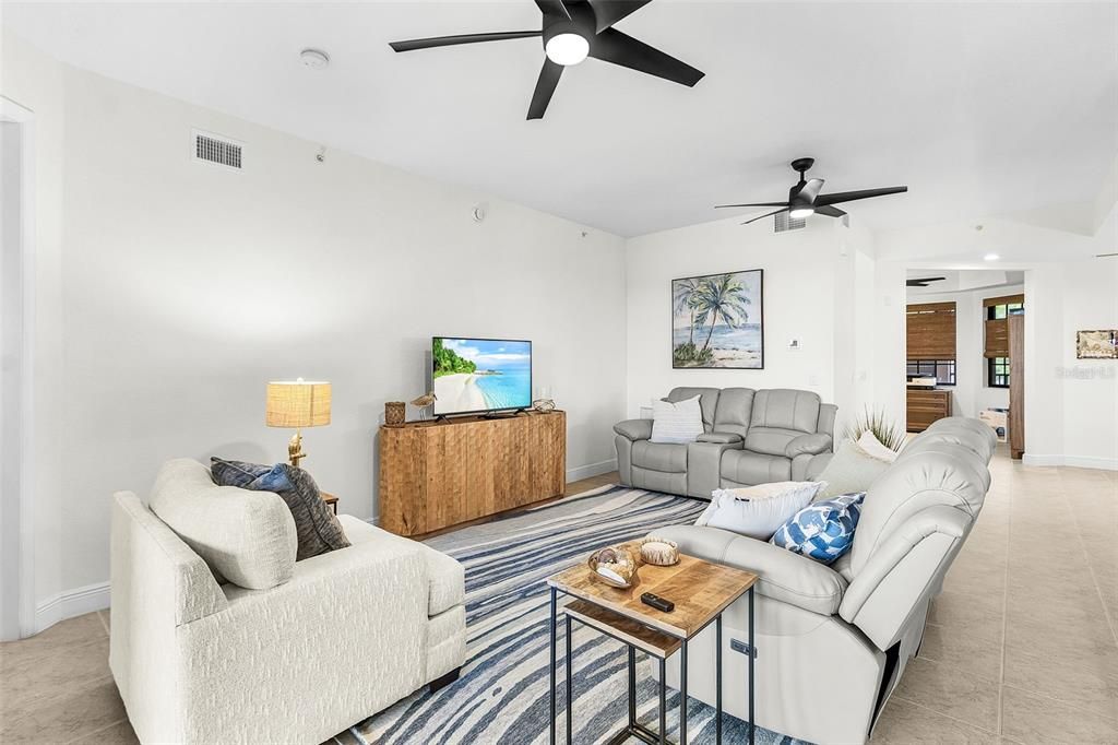 На продажу: $399,000 (2 спален, 2 ванн, 1788 Квадратных фут)