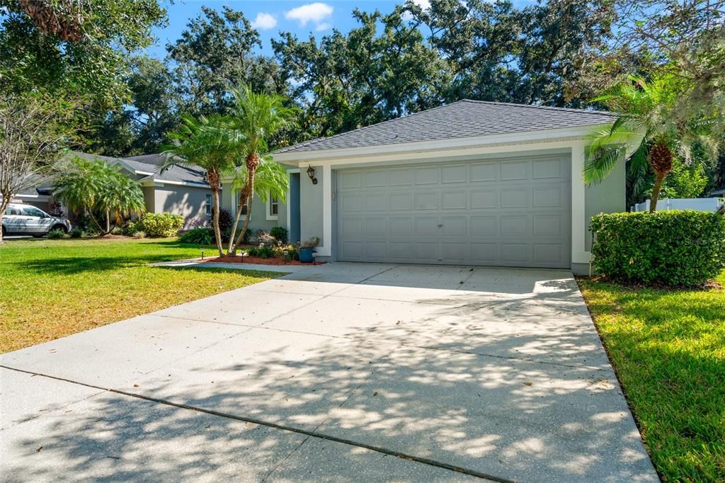 Под контрактом: $400,000 (4 спален, 2 ванн, 2101 Квадратных фут)