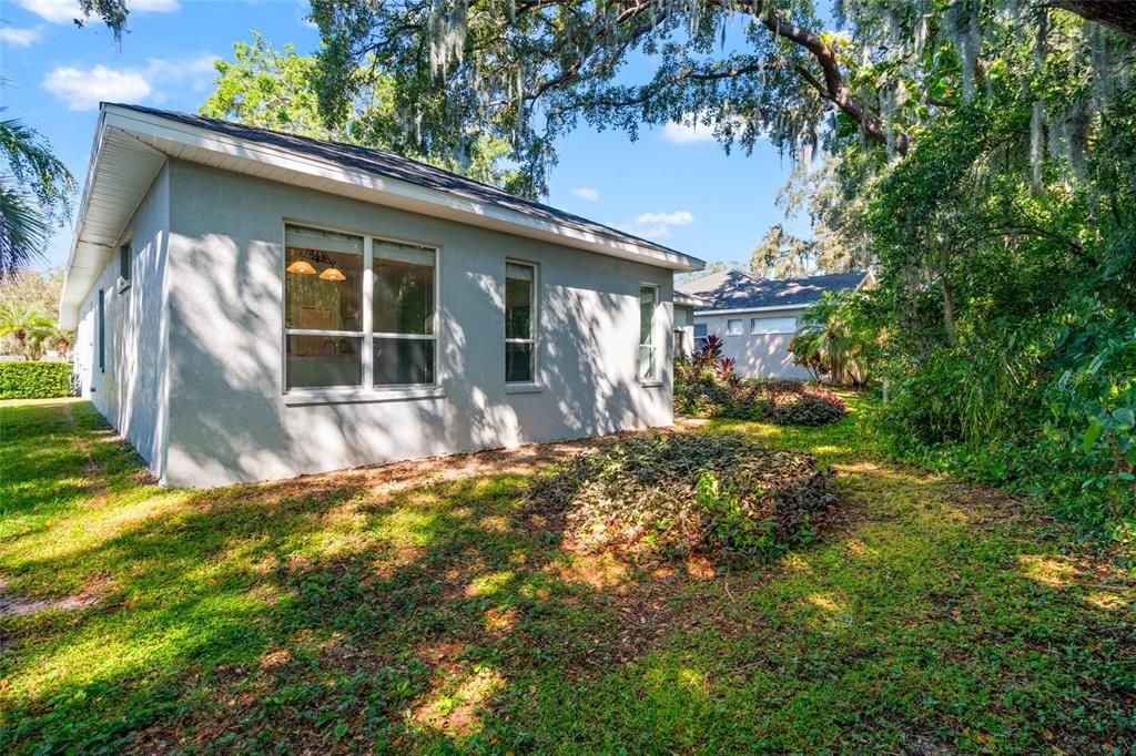 Под контрактом: $400,000 (4 спален, 2 ванн, 2101 Квадратных фут)