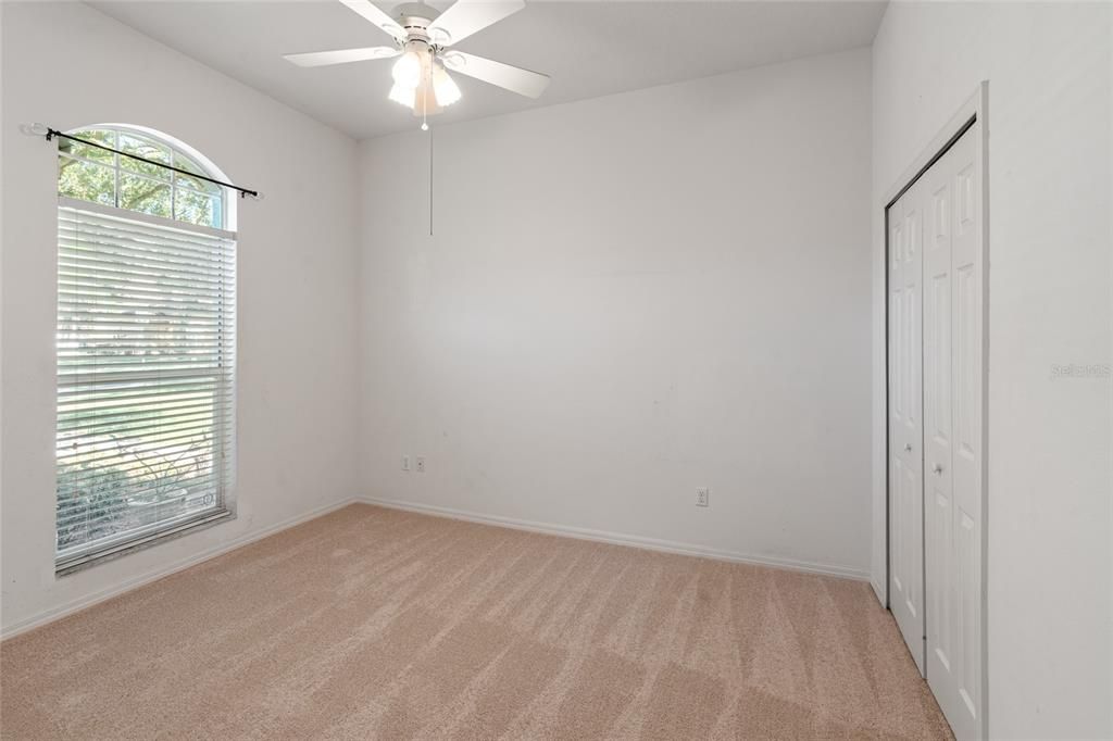 Под контрактом: $400,000 (4 спален, 2 ванн, 2101 Квадратных фут)