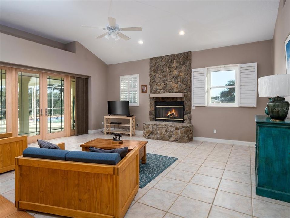 For Sale: $1,765,000 (4 beds, 3 baths, 3037 Square Feet)