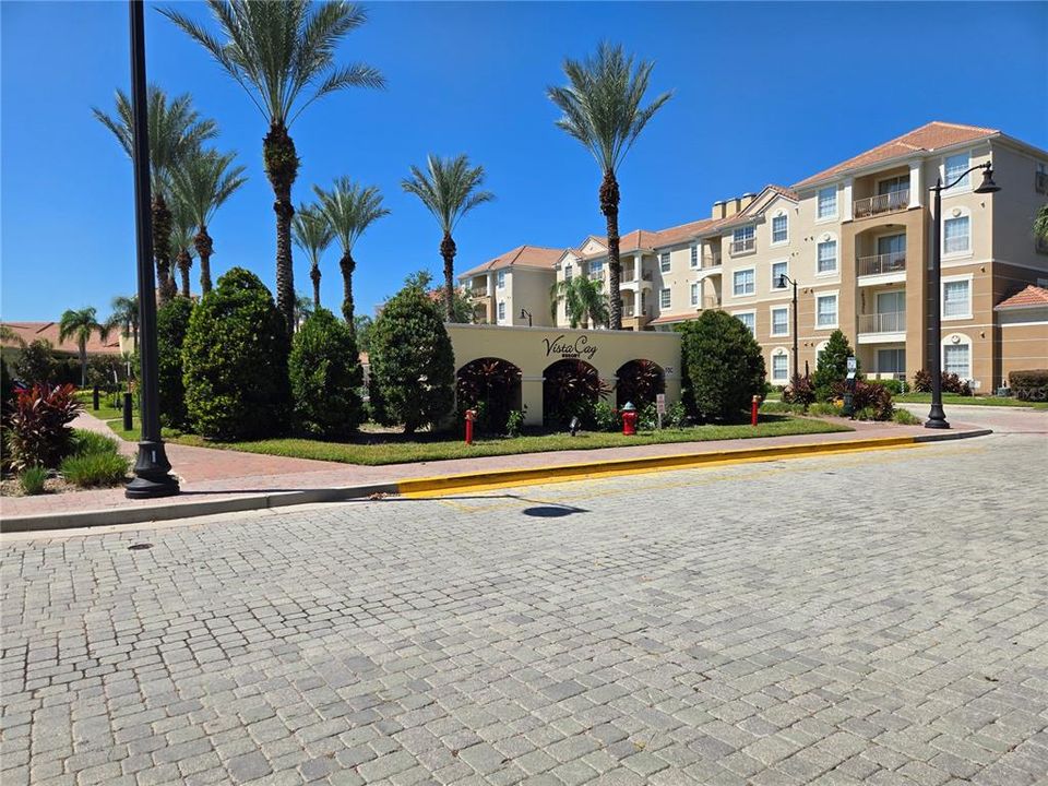 En Venta: $649,900 (3 camas, 2 baños, 2001 Pies cuadrados)