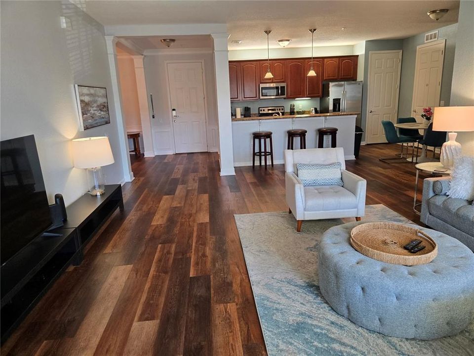 En Venta: $649,900 (3 camas, 2 baños, 2001 Pies cuadrados)