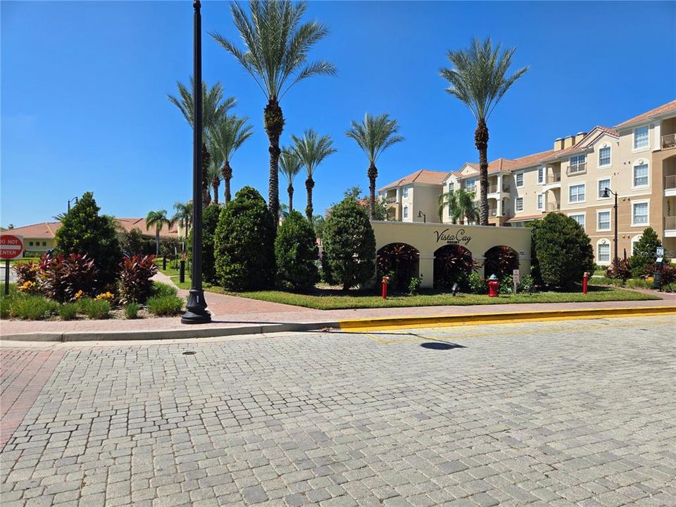 En Venta: $649,900 (3 camas, 2 baños, 2001 Pies cuadrados)