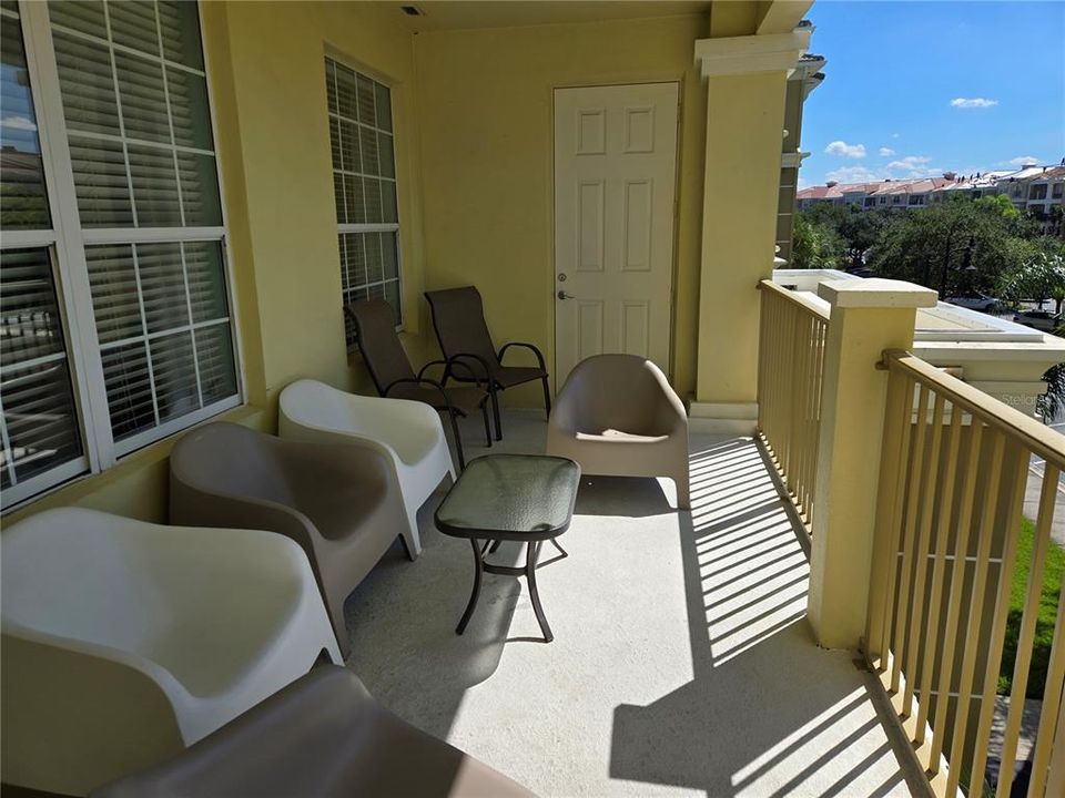 En Venta: $649,900 (3 camas, 2 baños, 2001 Pies cuadrados)