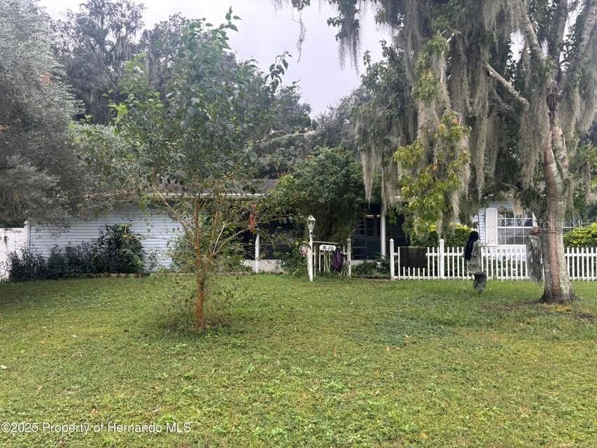 待售: $199,900 (2 贝兹, 2 浴室, 1366 平方英尺)